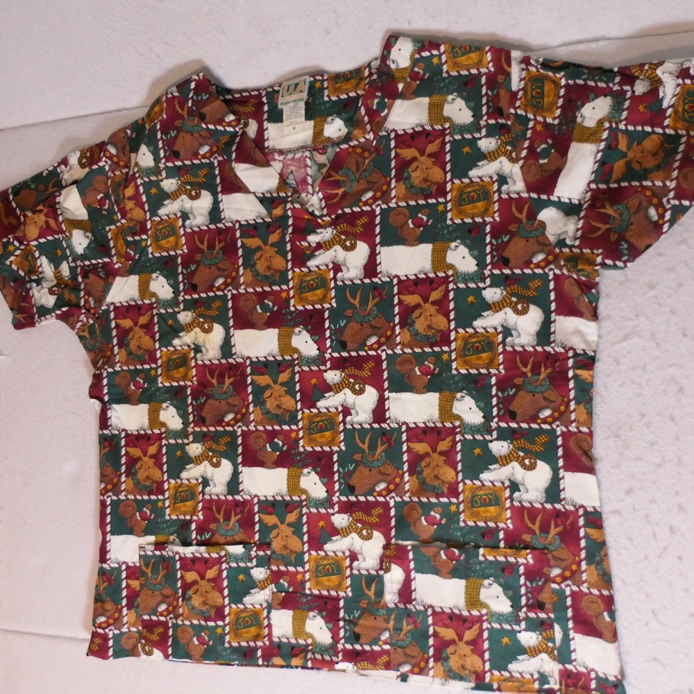 UA Scrubs Womens Scrub Top M Red Green Holiday Polar Bear Reindeer Chistmas